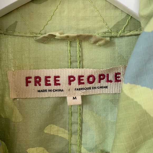 FREE PEOPLE Lightweight Camo Jacket In light green, Sz. M - Picture 3 of 10